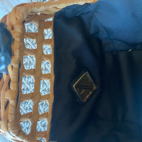 ARANAZ Hera Wooden Top Handle Bag - Picture 5 of 6